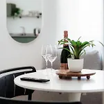Casa Batel & - Ferry, Free Parking, Market & Side 4*