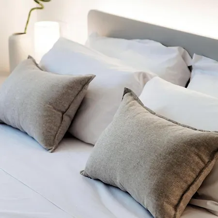 Casa Batel & - Ferry, Free Parking, Market & Side Como