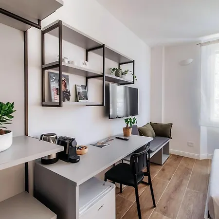 Casa Batel & - Ferry, Free Parking, Market & Side 4* Como