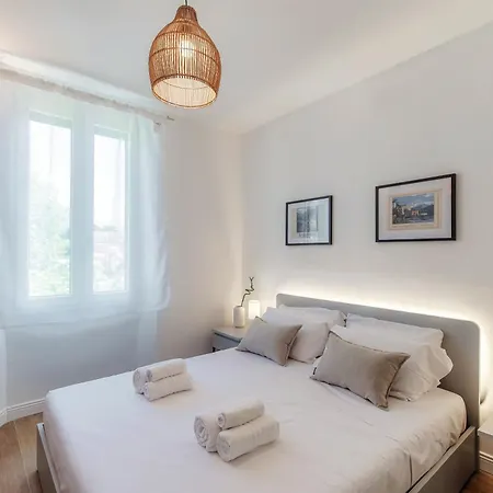 Casa Batel & - Ferry, Free Parking, Market & Side Penzion 4*