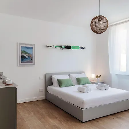 Casa Batel & - Ferry, Free Parking, Market & Side 4* Como