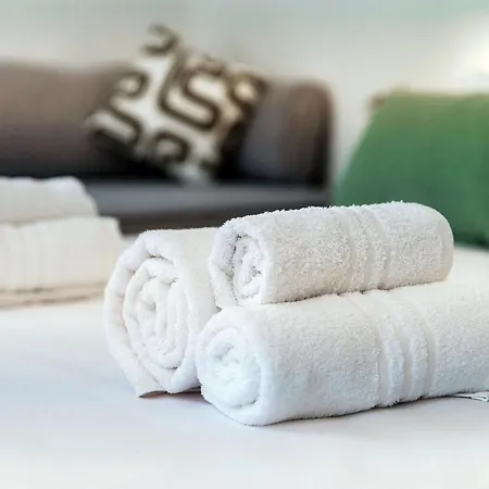 Casa Batel & - Ferry, Free Parking, Market & Side 4* Como