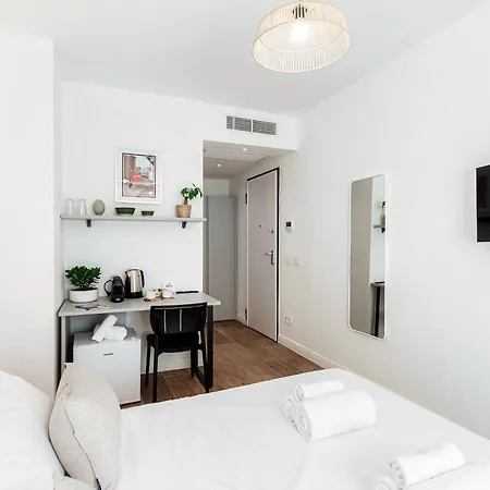 Casa Batel & - Ferry, Free Parking, Market & Side 4* Como